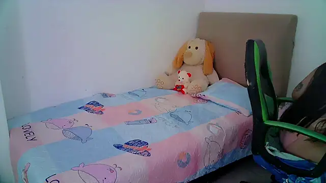 Snapshot of _alicia_z chatting on January 18, 5:59 pm alicia z online show from January 18, 5:59 pm