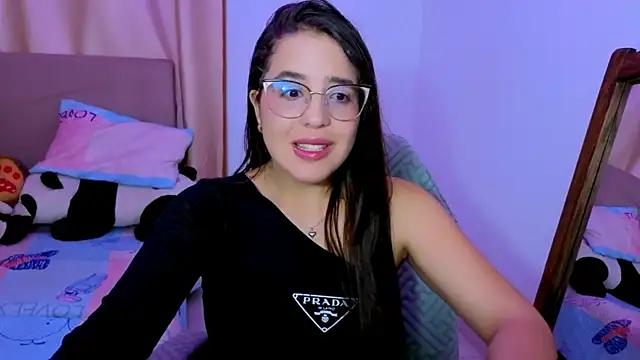 Snapshot of _alicia_z chatting on February 24, 4:10 am alicia z online show from February 24, 4:10 am