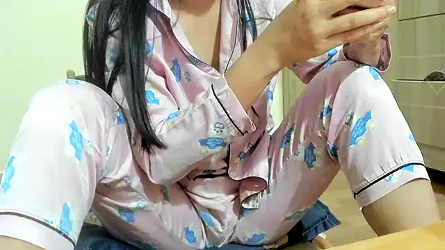 Snapshot of Beauty_Asian_Tina chatting on February 7, 6:34 pm Beauty Asian Tina online show from February 7, 6:34 pm