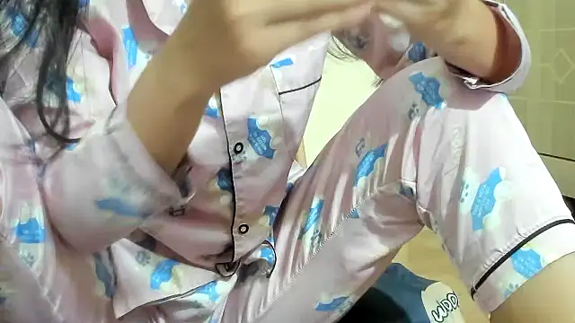 Snapshot of Beauty_Asian_Tina chatting on February 27, 6:50 am Beauty Asian Tina online show from February 27, 6:50 am