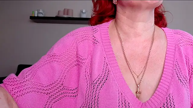 Snapshot of JoannaAndNeighbour chatting on June 10, 8:35 am JoannaAndNeighbour online show from June 10, 8:35 am