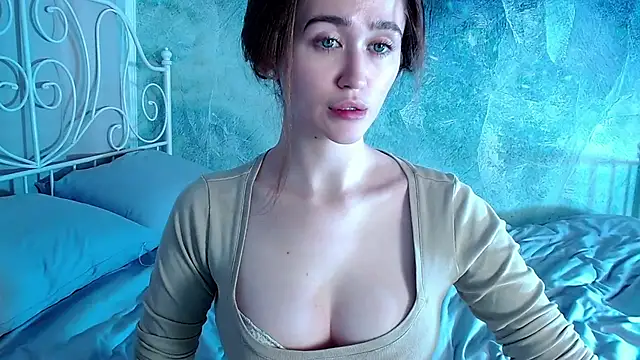 millllina online show from December 5, 12:47 pm