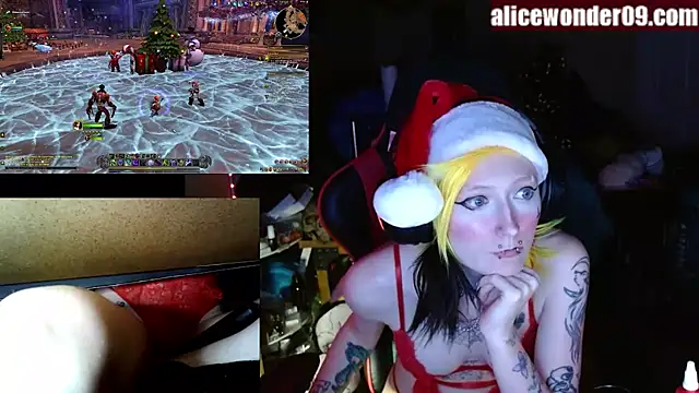 Snapshot of alicewonder09 chatting on December 25, 4:01 am alicewonder09 online show from December 25, 4:01 am