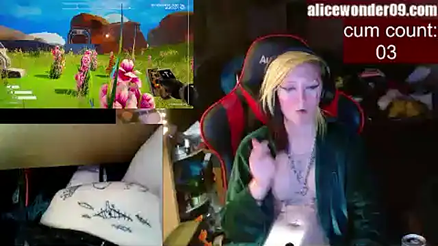 Snapshot of alicewonder09 chatting on January 2, 10:48 am alicewonder09 online show from January 2, 10:48 am
