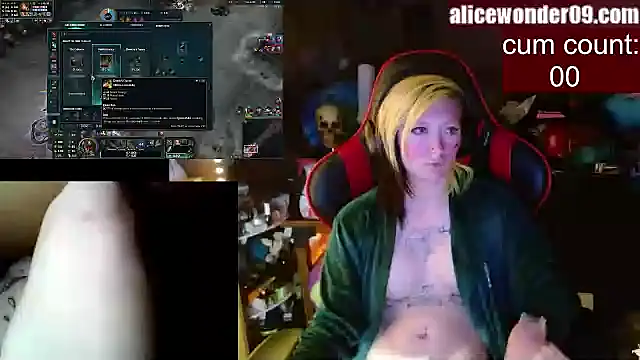 Snapshot of alicewonder09 chatting on January 8, 7:34 am alicewonder09 online show from January 8, 7:34 am
