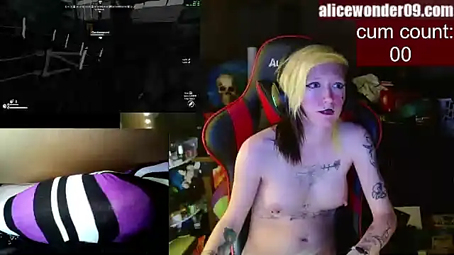 Snapshot of alicewonder09 chatting on January 9, 7:42 am alicewonder09 online show from January 9, 7:42 am
