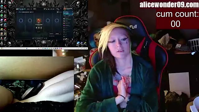 Snapshot of alicewonder09 chatting on January 13, 5:55 am alicewonder09 online show from January 13, 5:55 am