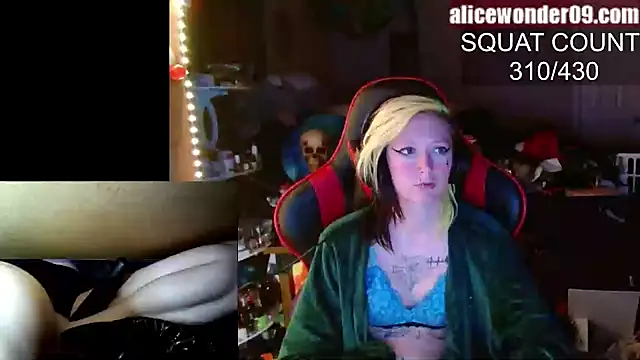Snapshot of alicewonder09 chatting on January 20, 5:59 am alicewonder09 online show from January 20, 5:59 am