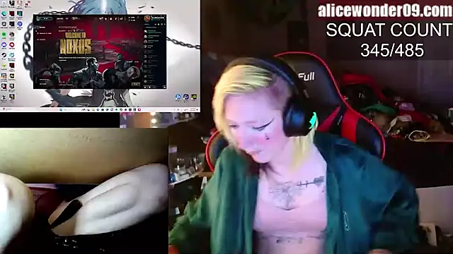 Snapshot of alicewonder09 chatting on January 22, 4:34 am alicewonder09 online show from January 22, 4:34 am