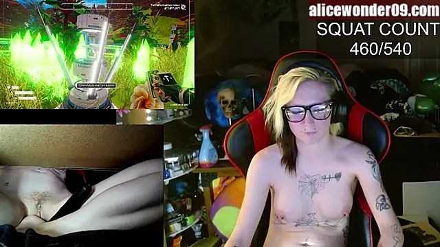 Snapshot of alicewonder09 chatting on January 25, 7:17 am alicewonder09 online show from January 25, 7:17 am