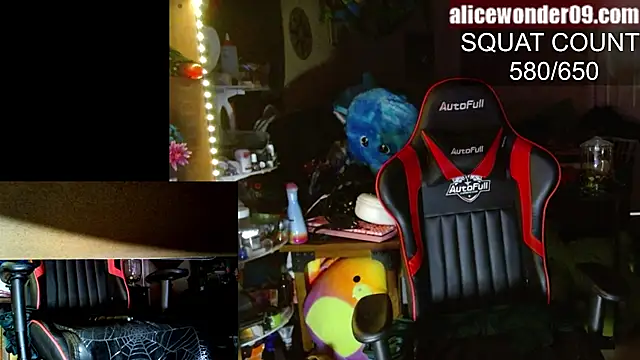 Snapshot of alicewonder09 chatting on January 27, 4:52 am alicewonder09 online show from January 27, 4:52 am