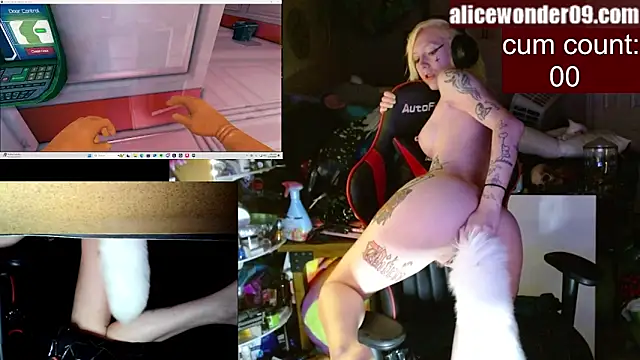 Snapshot of alicewonder09 chatting on January 30, 8:32 am alicewonder09 online show from January 30, 8:32 am