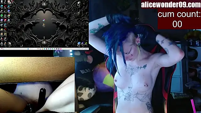 Snapshot of alicewonder09 chatting on February 11, 8:37 am alicewonder09 online show from February 11, 8:37 am