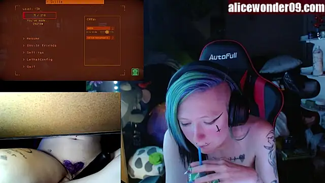 Snapshot of alicewonder09 chatting on February 14, 7:07 am alicewonder09 online show from February 14, 7:07 am