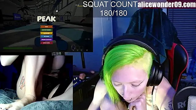 Snapshot of alicewonder09 chatting on October 1, 4:40 am alicewonder09 online show from October 1, 4:40 am
