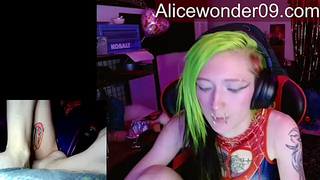 alicewonder09 online show from March 11, 3:34 am