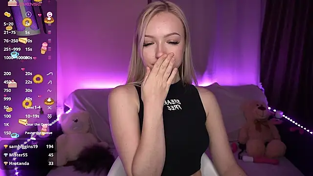 Snapshot of AmandaFiree chatting on December 13, 7:21 pm AmandaFiree online show from December 13, 7:21 pm