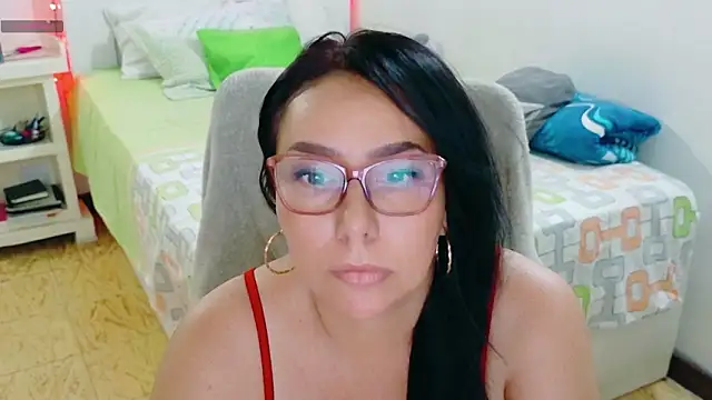 hottplay online show from March 7, 7:00 pm