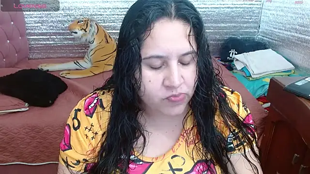 Snapshot of EMILY-NESSA chatting on September 22, 2:41 pm EMILY-NESSA online show from September 22, 2:41 pm