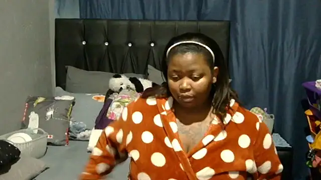 Snapshot of caramelbooty69 chatting on October 7, 7:00 pm caramelbooty69 online show from October 7, 7:00 pm