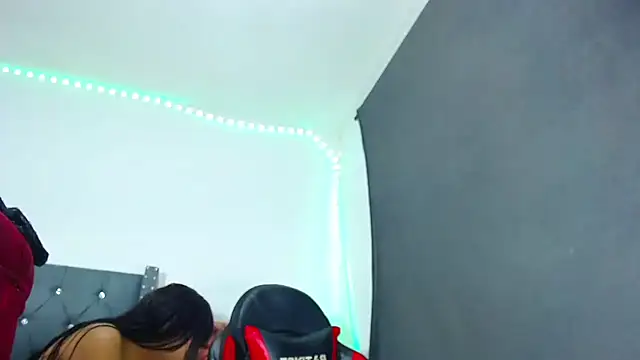 Snapshot of party_aass chatting on January 24, 11:23 pm party aass online show from January 24, 11:23 pm