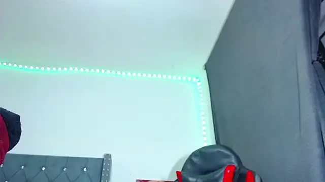 Snapshot of party_aass chatting on February 17, 8:36 pm party aass online show from February 17, 8:36 pm