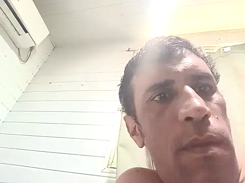 Hotcasados69 online show from April 12, 11:15 am