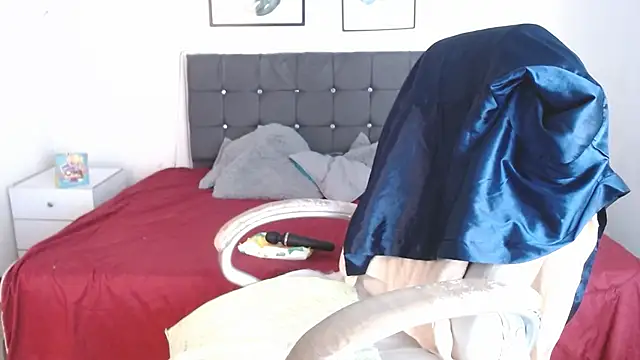 Snapshot of selena_yourmilf chatting on June 16, 5:59 pm selena yourmilf online show from June 16, 5:59 pm