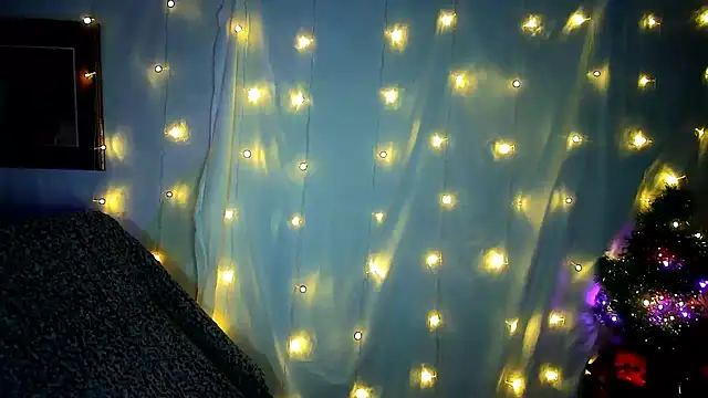 Snapshot of Victoria_Marks chatting on December 13, 4:43 am Victoria Marks online show from December 13, 4:43 am