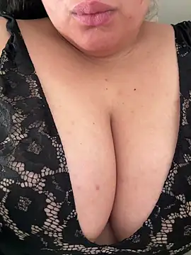 Snapshot of bigboobsbrazilian chatting on May 27, 10:12 am bigboobsbrazilian online show from May 27, 10:12 am