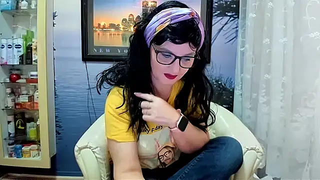 Snapshot of Mature4you44 chatting on February 21, 9:24 am Mature4you44 online show from February 21, 9:24 am