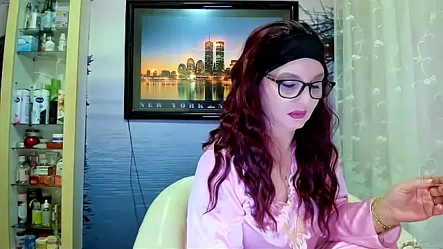 Snapshot of Mature4you44 chatting on February 23, 7:44 am Mature4you44 online show from February 23, 7:44 am