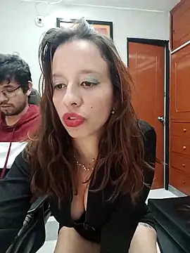 Snapshot of Isaandysex2428 chatting on March 20, 12:19 am Isaandysex2428 online show from March 20, 12:19 am