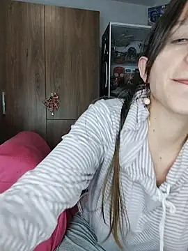 Snapshot of Isaandysex2428 chatting on April 17, 1:30 am Isaandysex2428 online show from April 17, 1:30 am