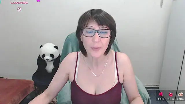 Ammillia online show from December 6, 4:25 am