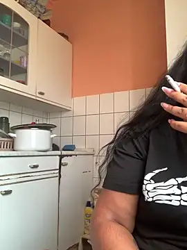 Snapshot of Madsion23 chatting on October 17, 9:34 am Madsion23 online show from October 17, 9:34 am