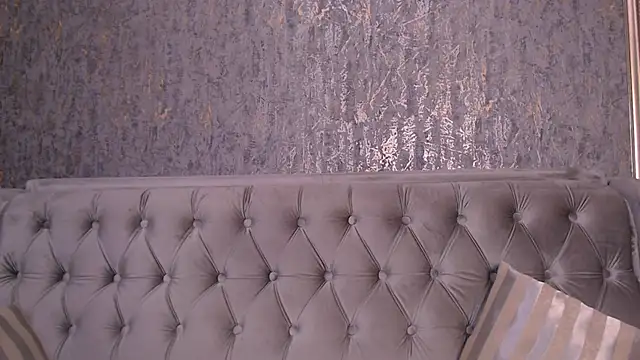 Snapshot of BlondieStar chatting on April 21, 2:15 am BlondieStar online show from April 21, 2:15 am