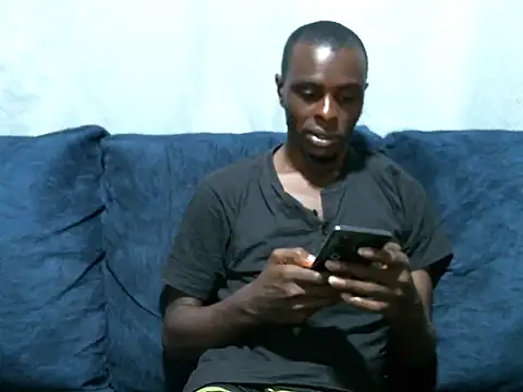 Snapshot of reezly chatting on November 8, 10:08 pm reezly online show from November 8, 10:08 pm