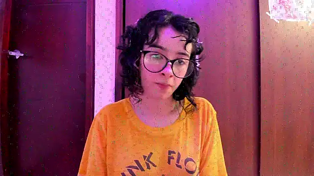 Snapshot of _Lunnaa_ chatting on November 7, 11:38 pm Lunnaa online show from November 7, 11:38 pm