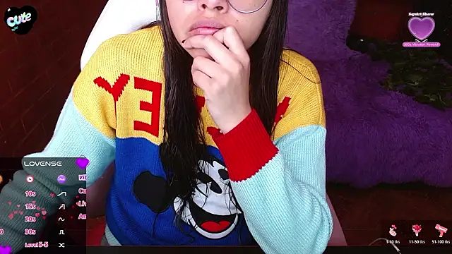 Snapshot of MidoriQuiinn chatting on February 6, 2:42 pm MidoriQuiinn online show from February 6, 2:42 pm