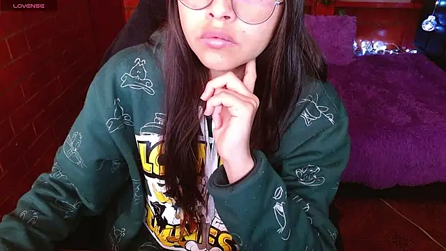 Snapshot of MidoriQuiinn chatting on February 21, 2:29 pm MidoriQuiinn online show from February 21, 2:29 pm