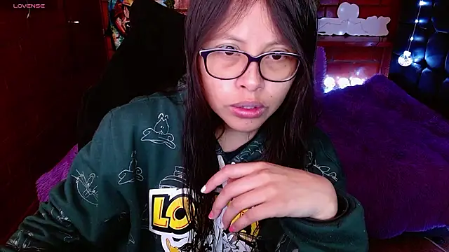 Snapshot of MidoriQuiinn chatting on February 25, 2:37 pm MidoriQuiinn online show from February 25, 2:37 pm