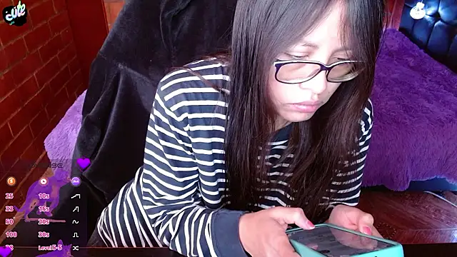 Snapshot of MidoriQuiinn chatting on February 27, 5:57 pm MidoriQuiinn online show from February 27, 5:57 pm