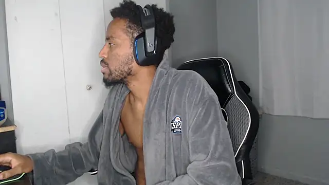 Snapshot of ChrisVacher chatting on December 4, 6:22 am ChrisVacher online show from December 4, 6:22 am