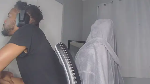 Snapshot of ChrisVacher chatting on December 28, 4:08 am ChrisVacher online show from December 28, 4:08 am