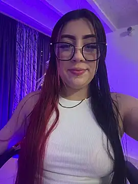 Snapshot of caroline23_x chatting on January 7, 6:38 am caroline23 x online show from January 7, 6:38 am