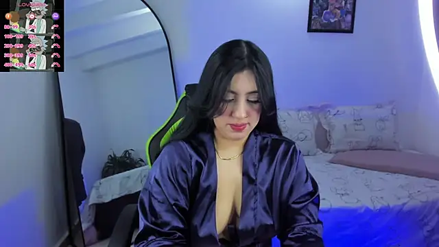 Snapshot of caroline23_x chatting on January 28, 6:27 am caroline23 x online show from January 28, 6:27 am