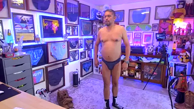 Briefs bud online show from November 27, 8:11 pm