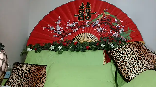 x  KHALEESI  x online show from April 2, 8:06 pm