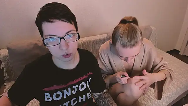 secret dreams   online show from April 18, 8:07 am